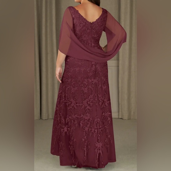 Cabernet- more burgundy mother of the bride lace gown. Very comfortable - Picture 3 of 3